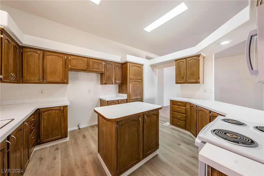 1380 Black, Pahrump, NV 89060