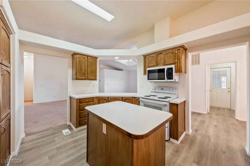 1380 Black, Pahrump, NV 89060