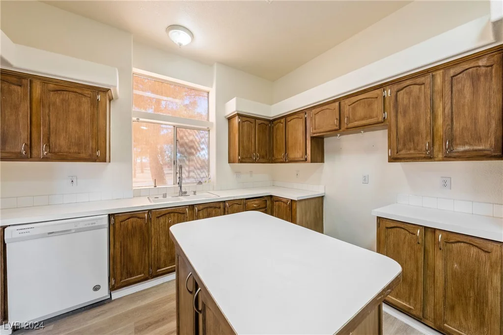 1380 Black, Pahrump, NV 89060