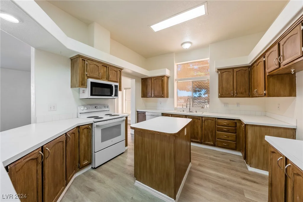 1380 Black, Pahrump, NV 89060