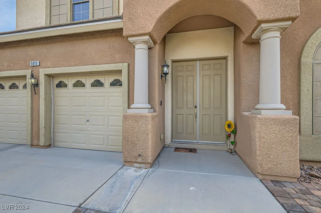 5819 Casa Madera, Las Vegas, NV 89131