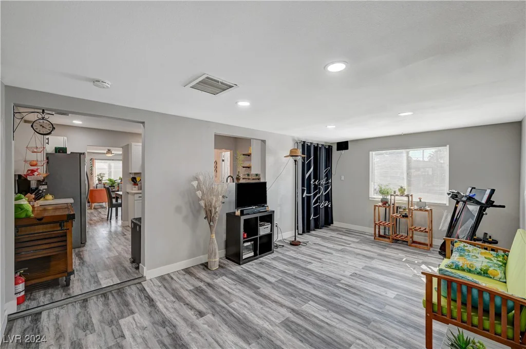 1829 Sweeney, Las Vegas, NV 89104