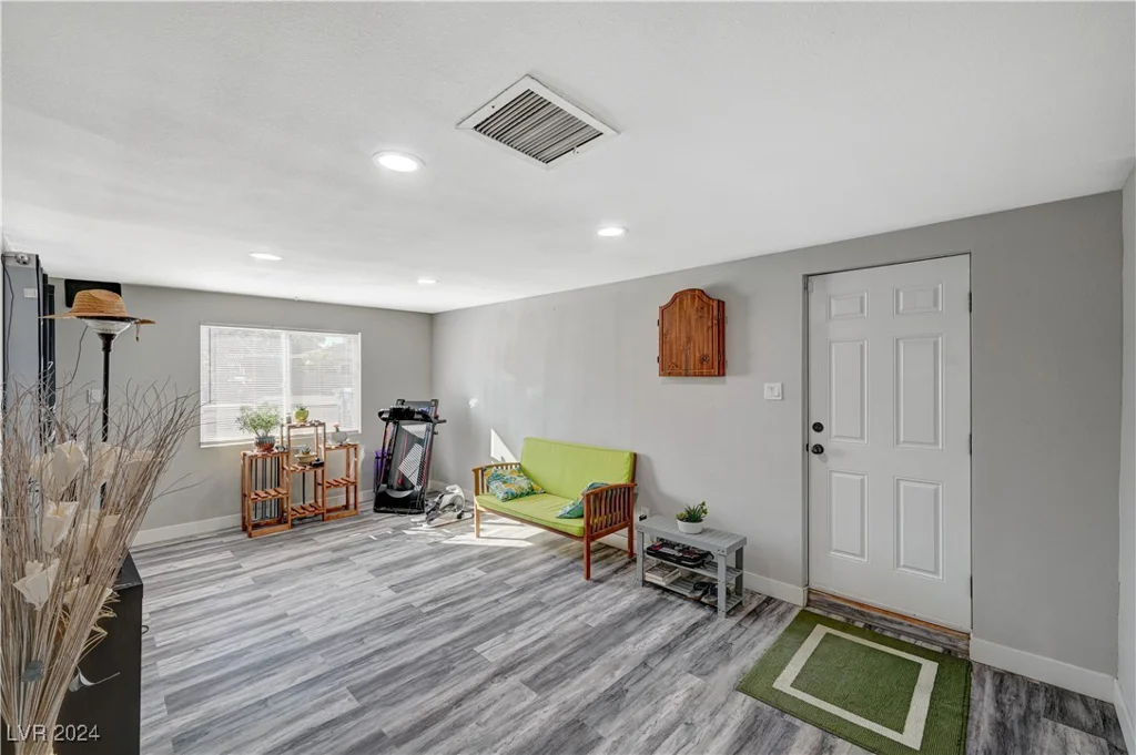 1829 Sweeney, Las Vegas, NV 89104