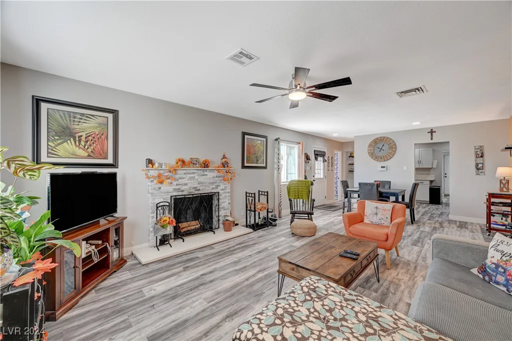1829 Sweeney, Las Vegas, NV 89104