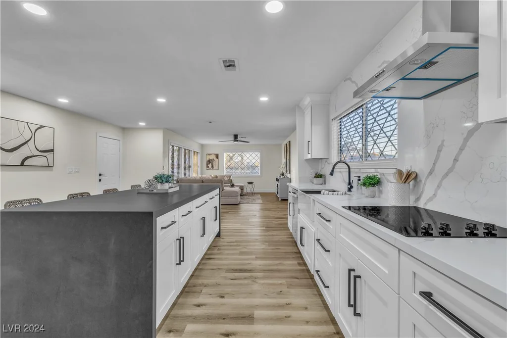 5858 El Parque, Las Vegas, NV 89146