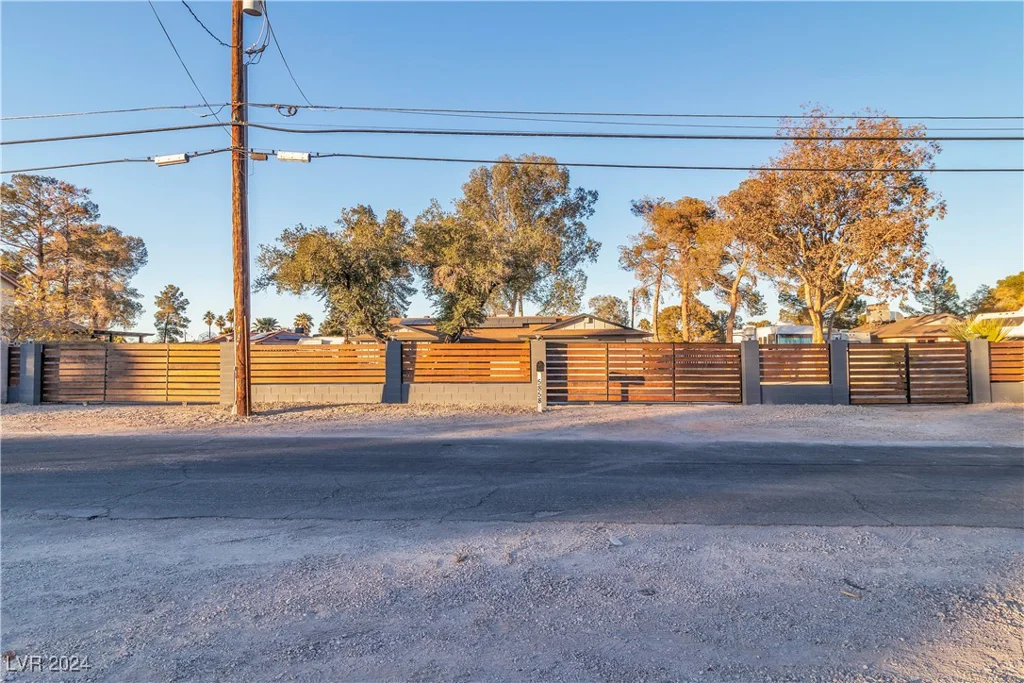 5858 El Parque, Las Vegas, NV 89146
