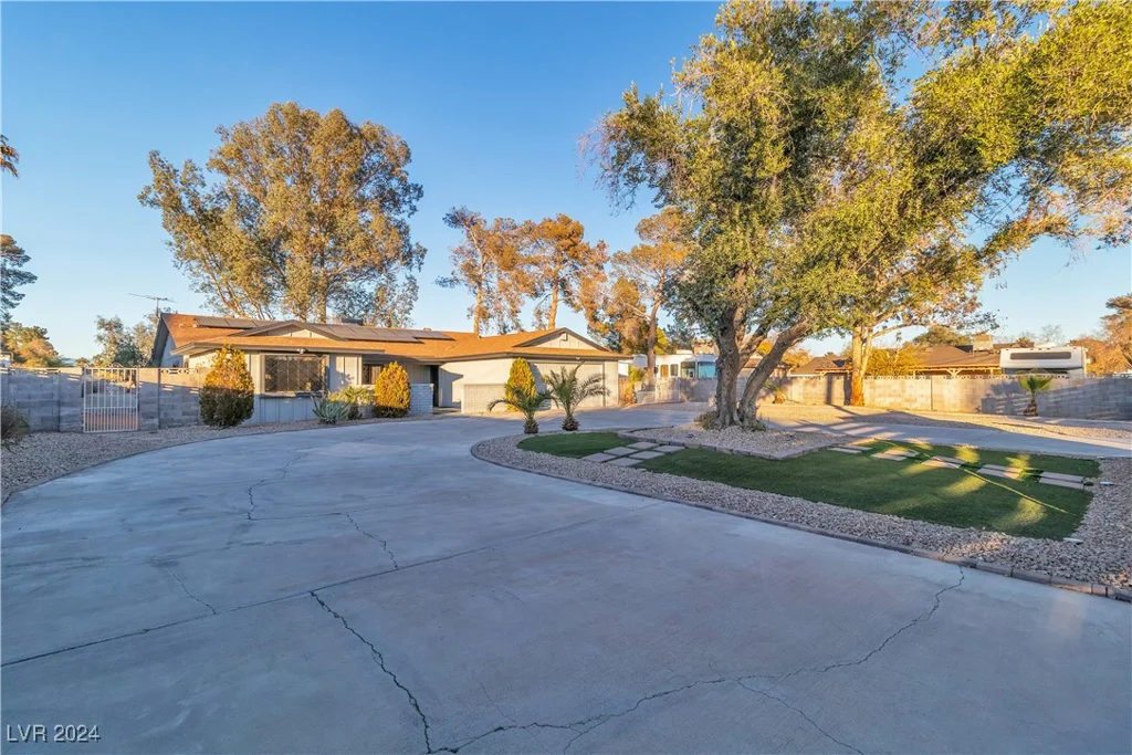 5858 El Parque, Las Vegas, NV 89146