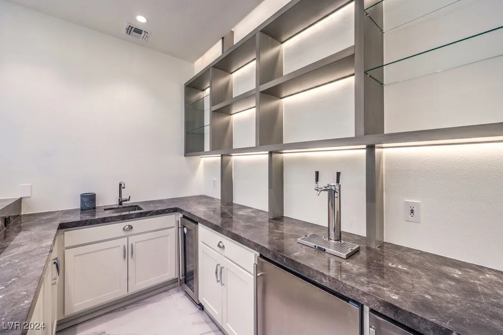 9805 Winter Palace, Las Vegas, NV 89145