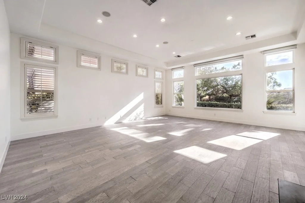 9805 Winter Palace, Las Vegas, NV 89145