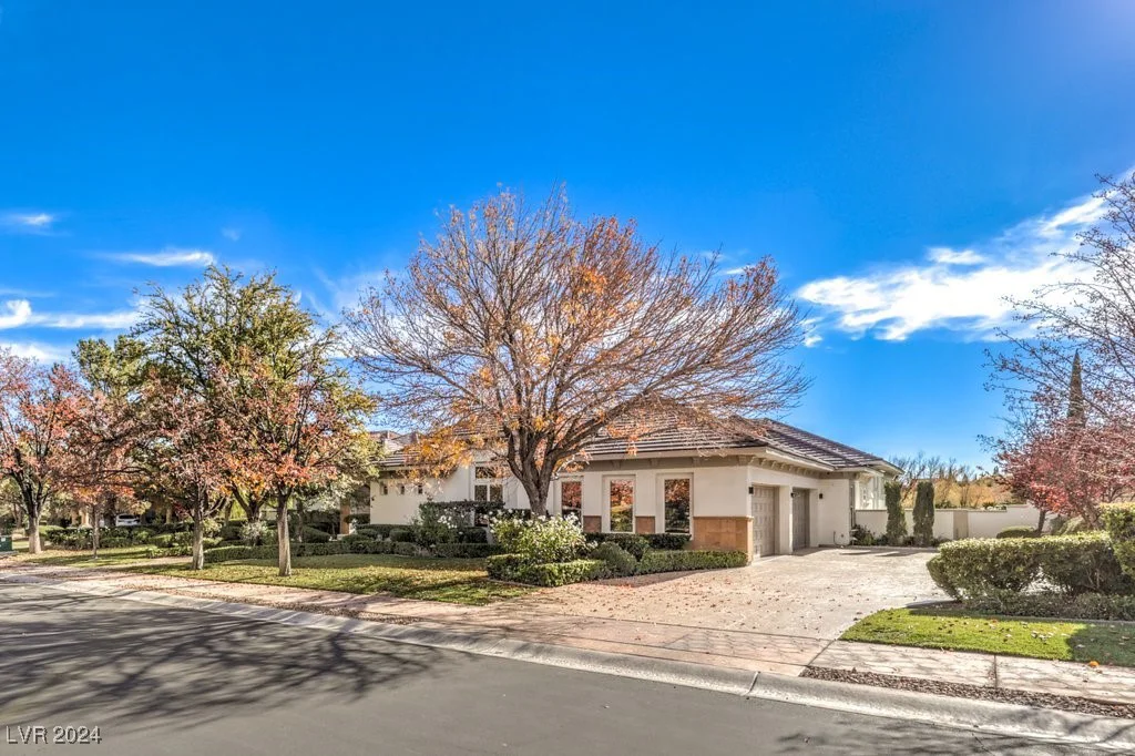 9805 Winter Palace, Las Vegas, NV 89145