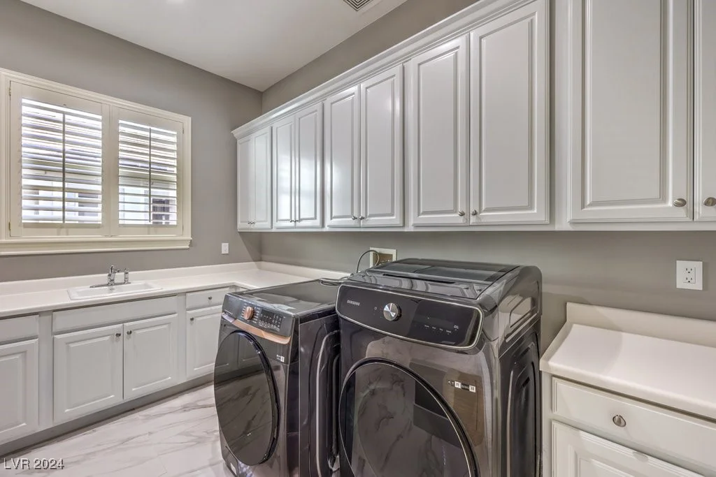 9805 Winter Palace, Las Vegas, NV 89145