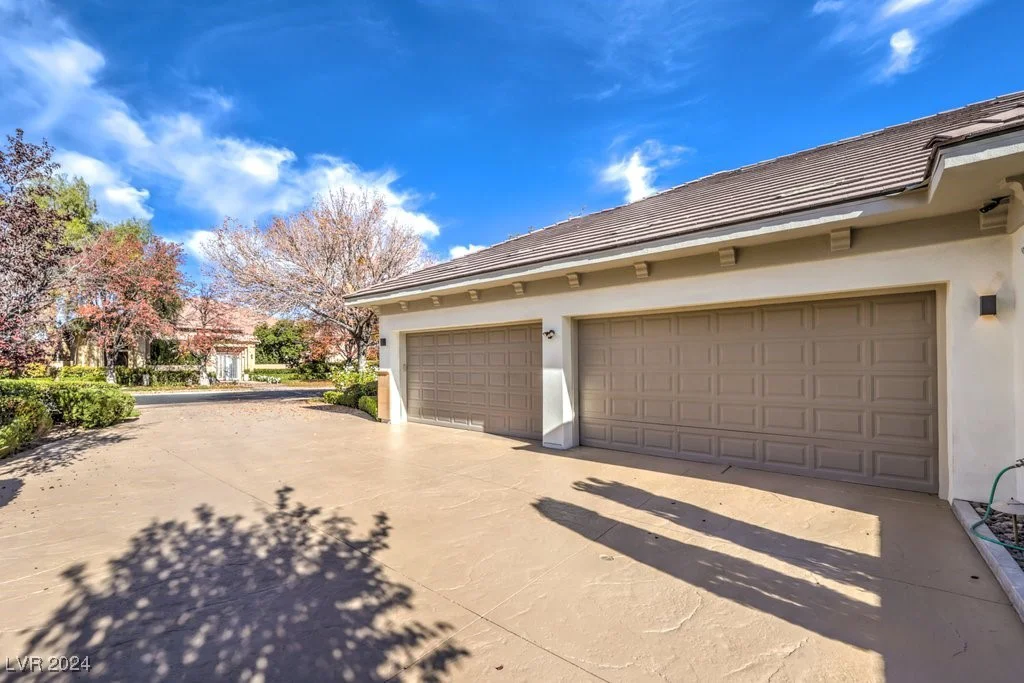 9805 Winter Palace, Las Vegas, NV 89145