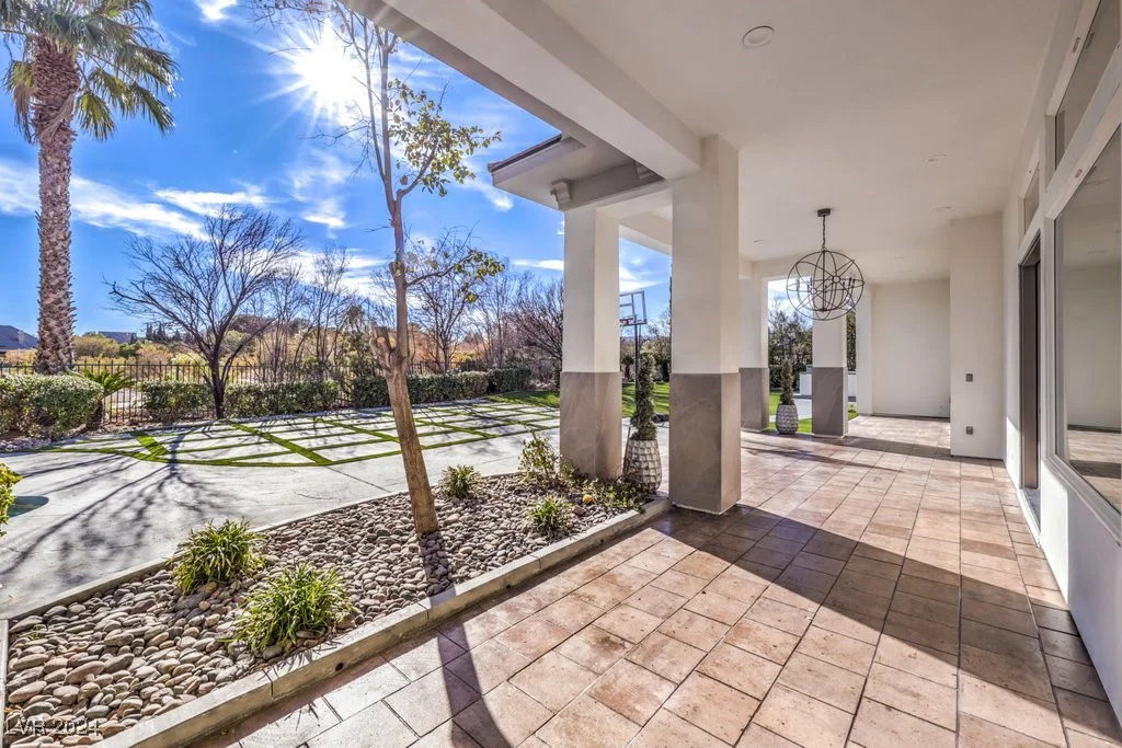 9805 Winter Palace, Las Vegas, NV 89145