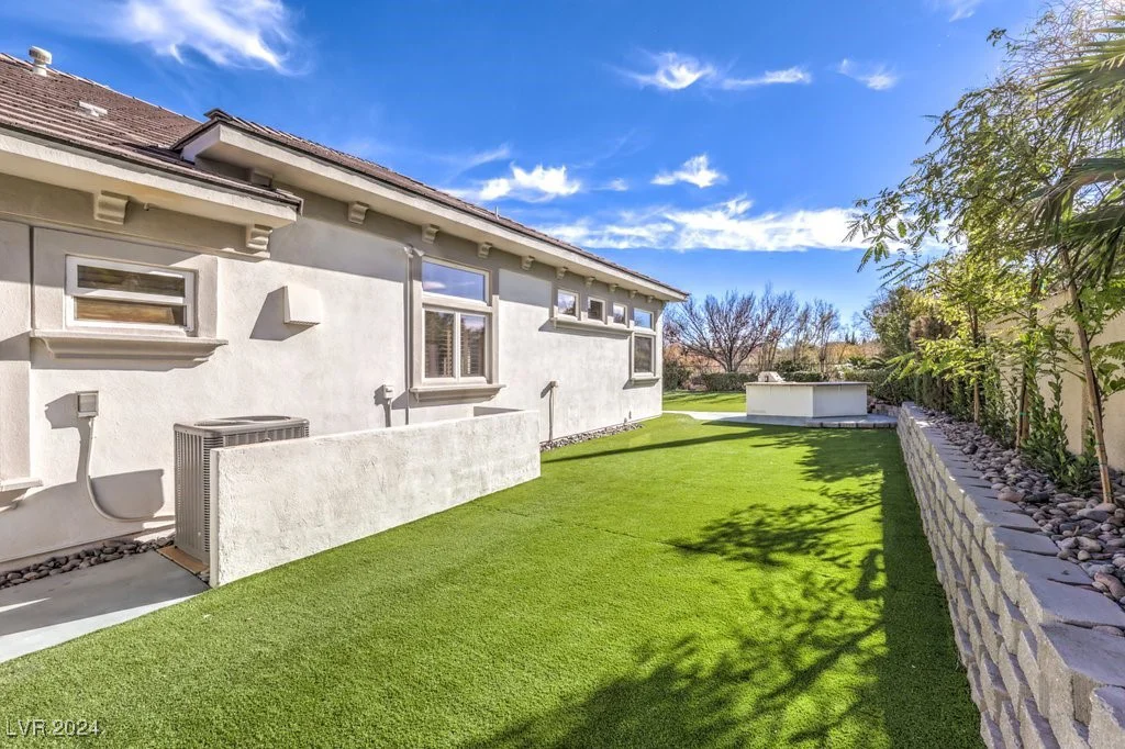 9805 Winter Palace, Las Vegas, NV 89145