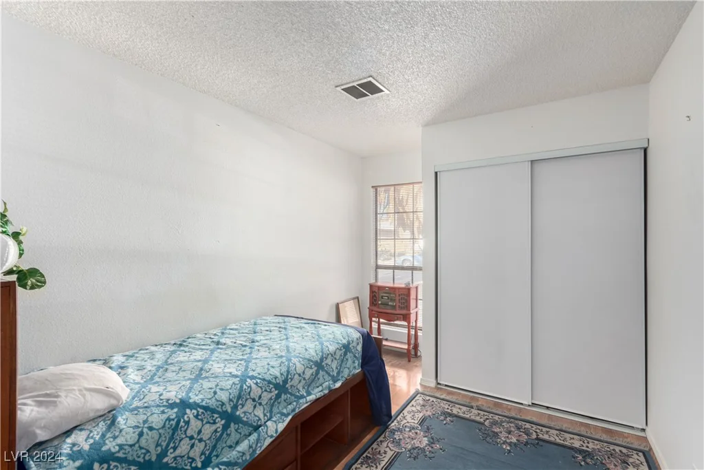 6245 Don Zarembo, Las Vegas, NV 89108