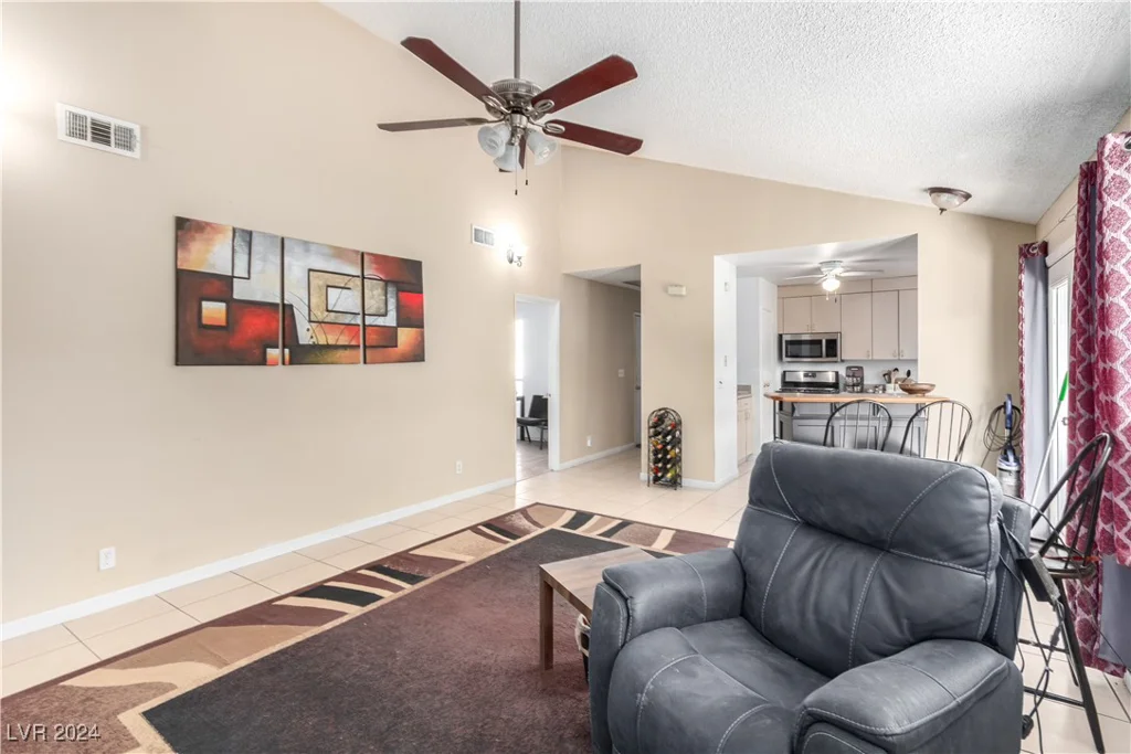 6245 Don Zarembo, Las Vegas, NV 89108