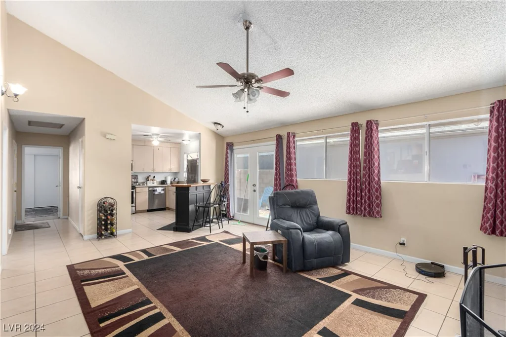 6245 Don Zarembo, Las Vegas, NV 89108