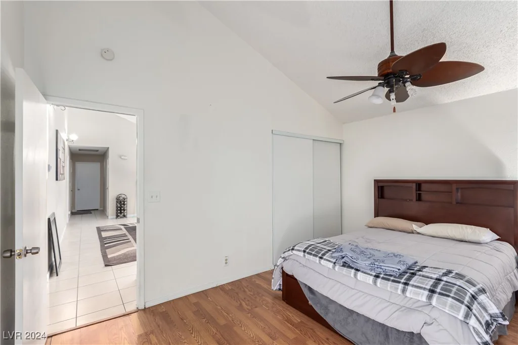 6245 Don Zarembo, Las Vegas, NV 89108