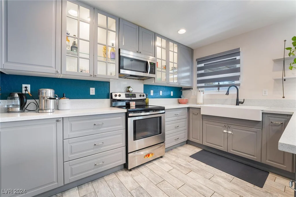 1671 Commanche, Las Vegas, NV 89169