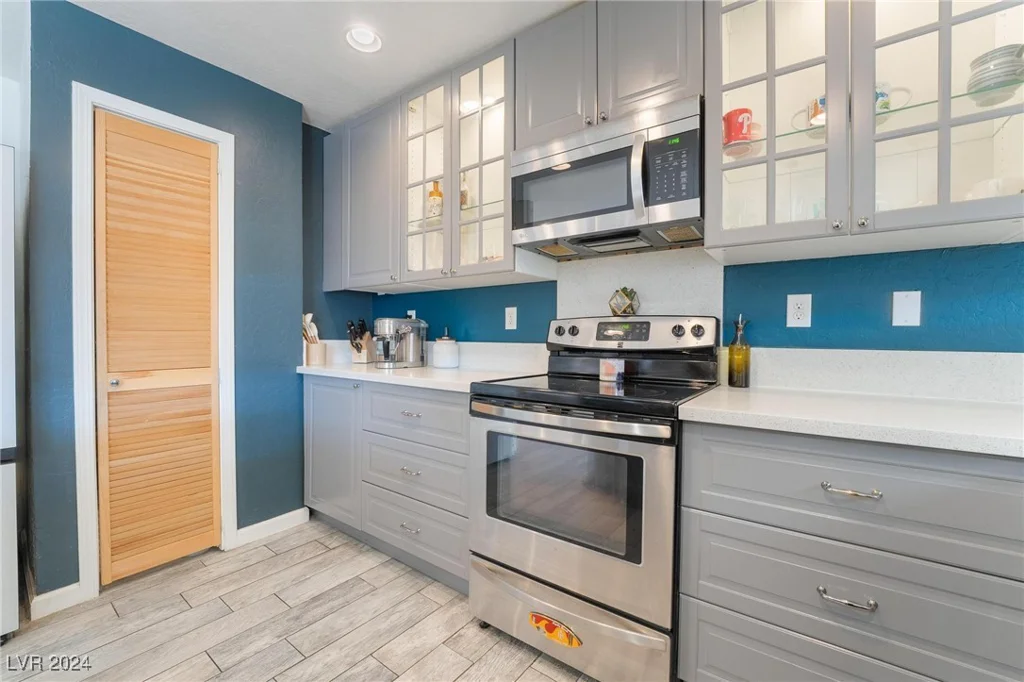 1671 Commanche, Las Vegas, NV 89169