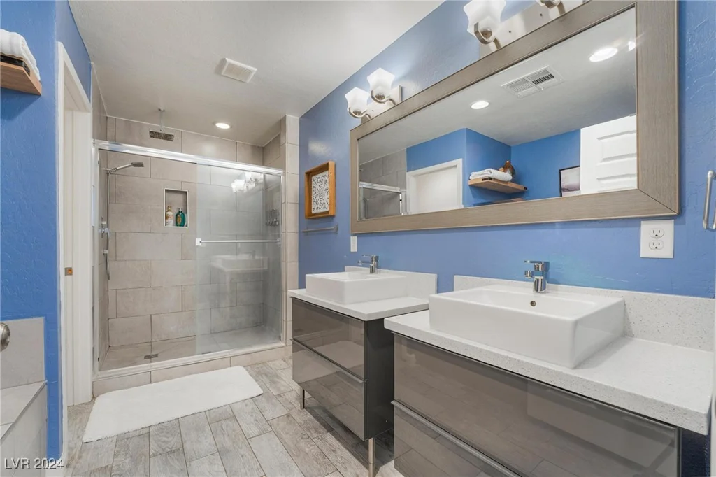 1671 Commanche, Las Vegas, NV 89169
