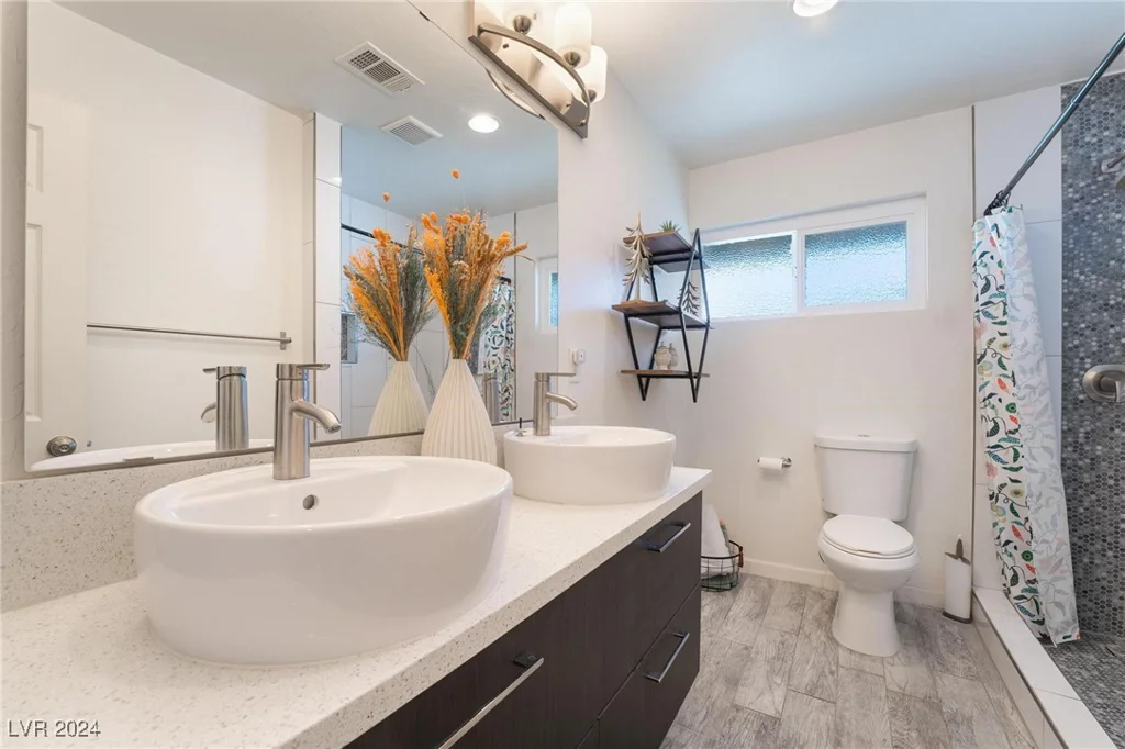 1671 Commanche, Las Vegas, NV 89169