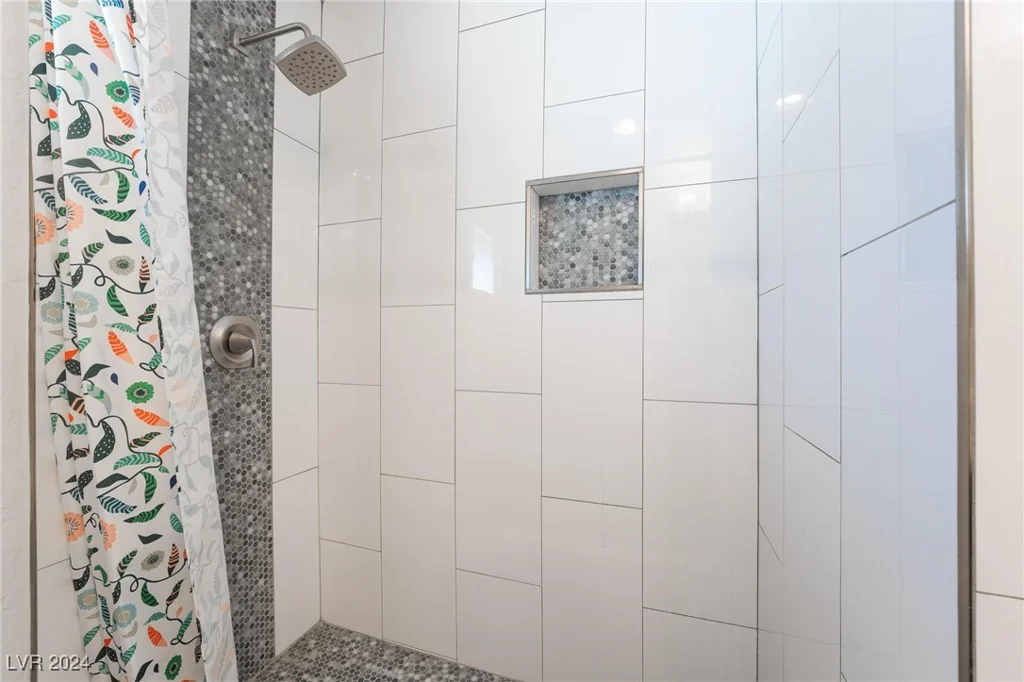 1671 Commanche, Las Vegas, NV 89169