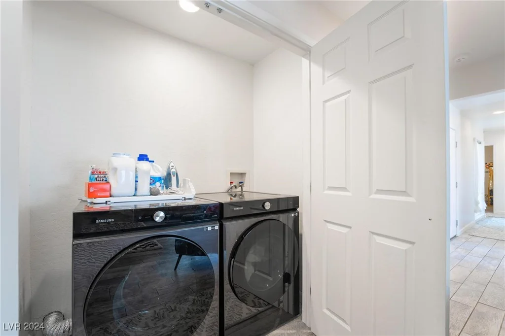 1671 Commanche, Las Vegas, NV 89169