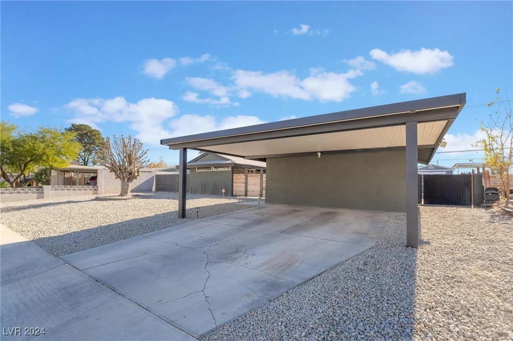 1671 Commanche, Las Vegas, NV 89169