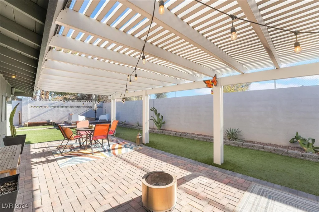 1671 Commanche, Las Vegas, NV 89169