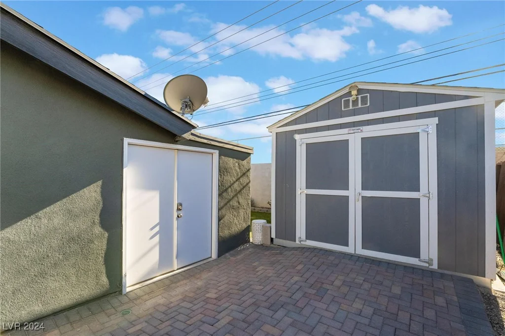 1671 Commanche, Las Vegas, NV 89169