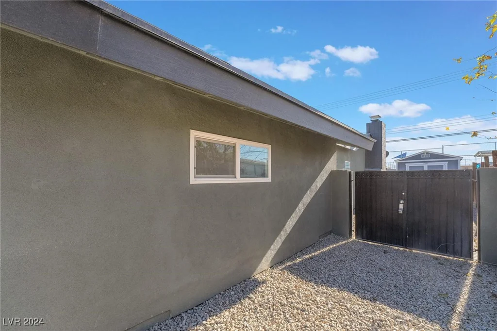 1671 Commanche, Las Vegas, NV 89169