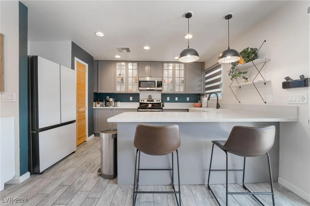 1671 Commanche, Las Vegas, NV 89169