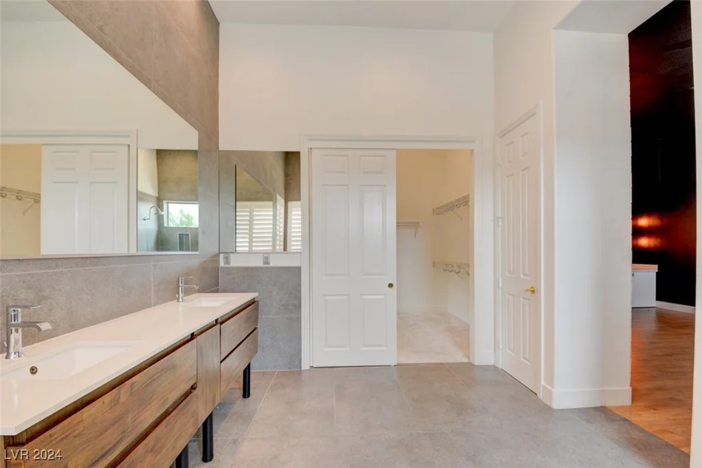 18 Wade Hampton, Henderson, NV 89052