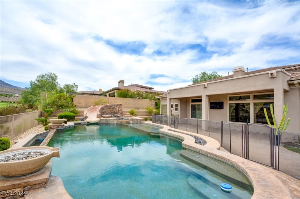 18 Wade Hampton, Henderson, NV 89052