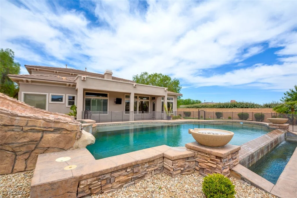 18 Wade Hampton, Henderson, NV 89052