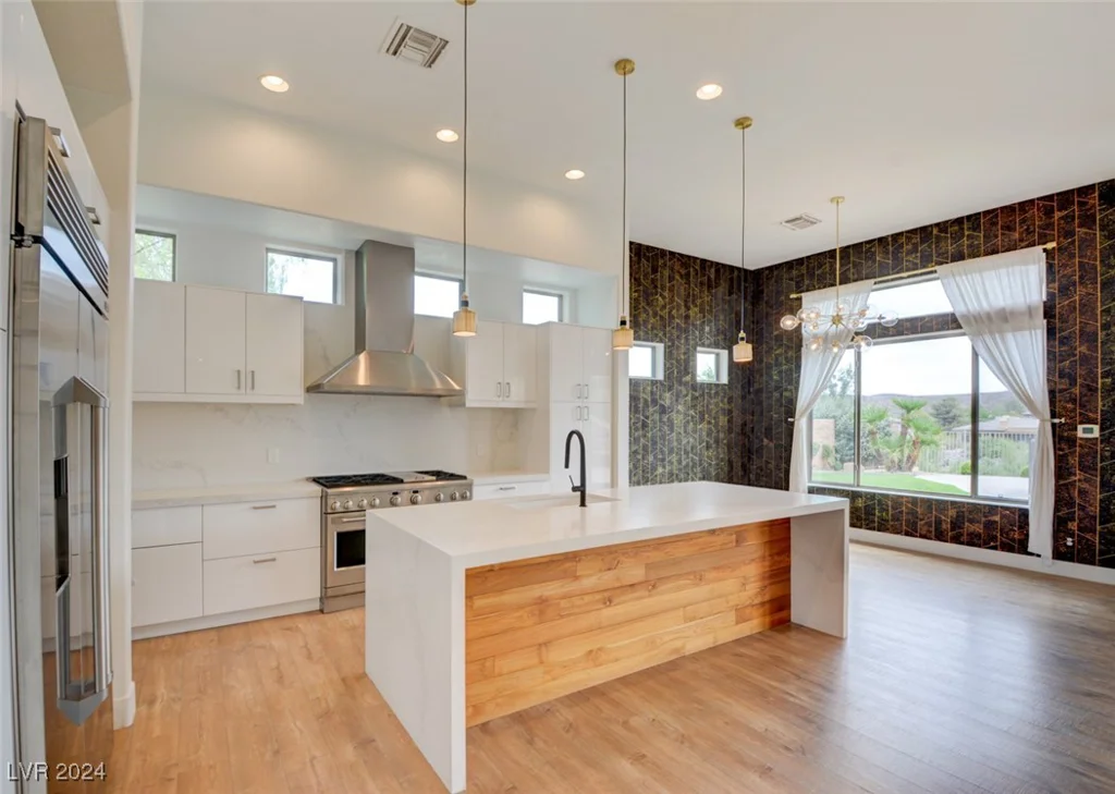 18 Wade Hampton, Henderson, NV 89052