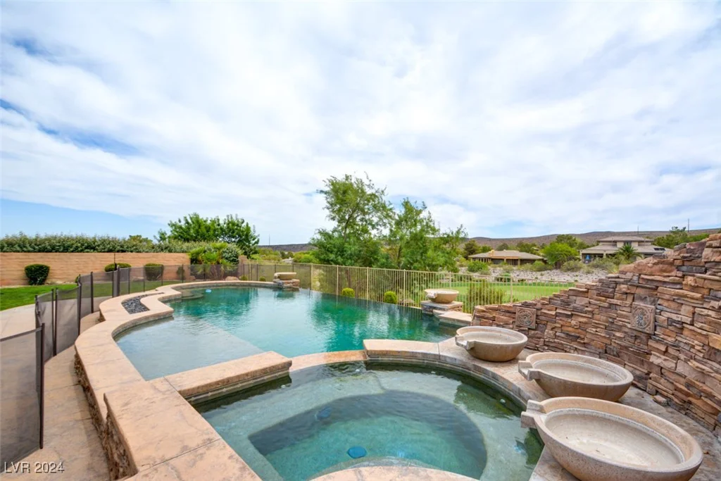 18 Wade Hampton, Henderson, NV 89052