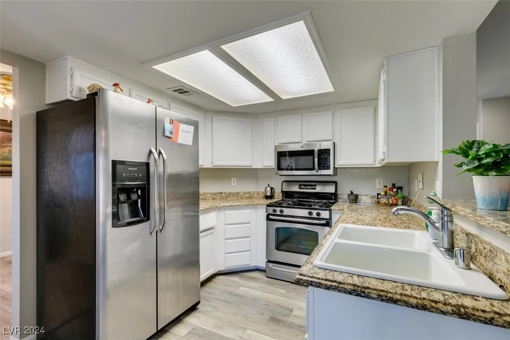 814 Crabapple, Henderson, NV 89002
