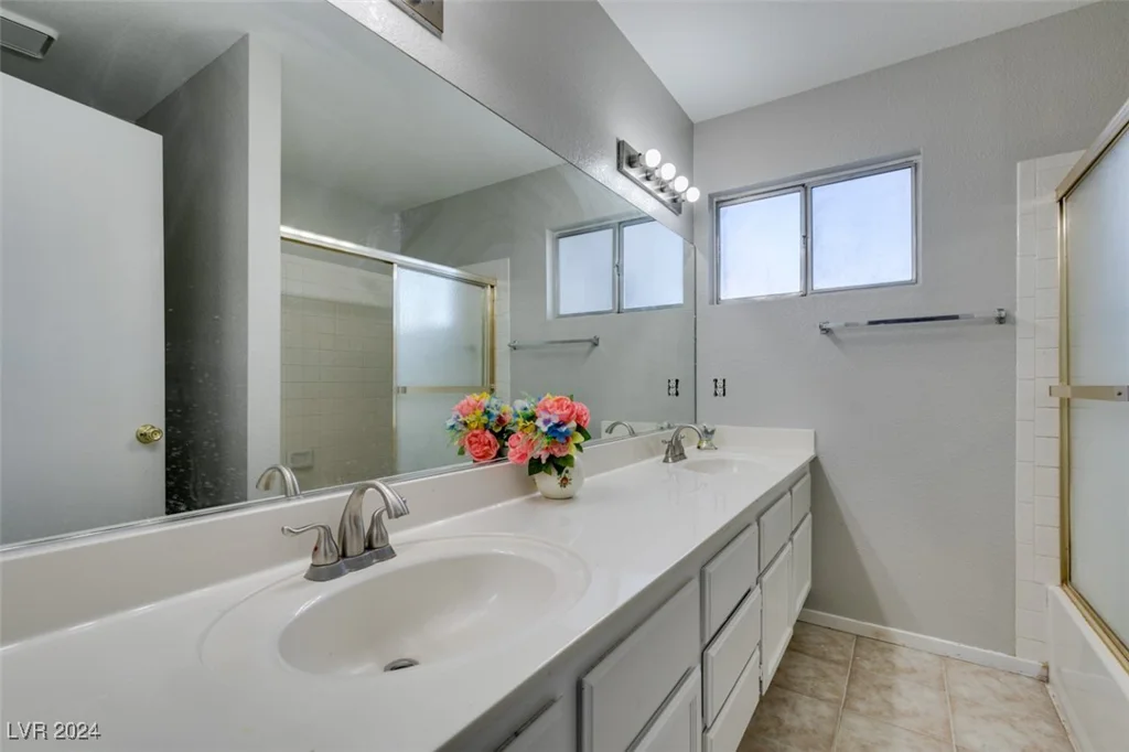 814 Crabapple, Henderson, NV 89002