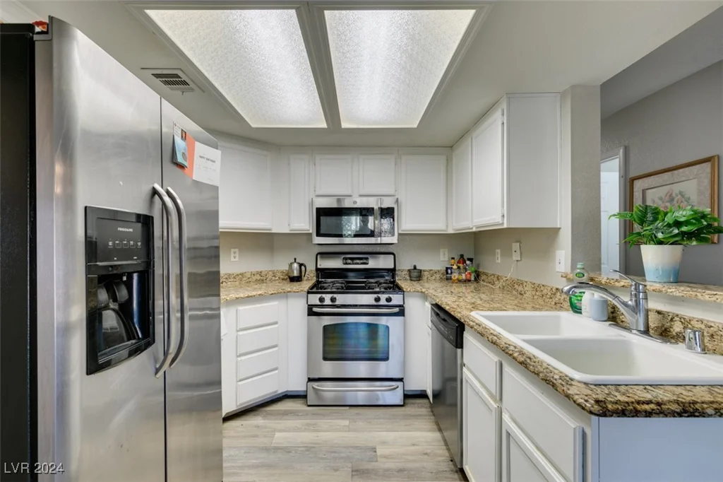 814 Crabapple, Henderson, NV 89002