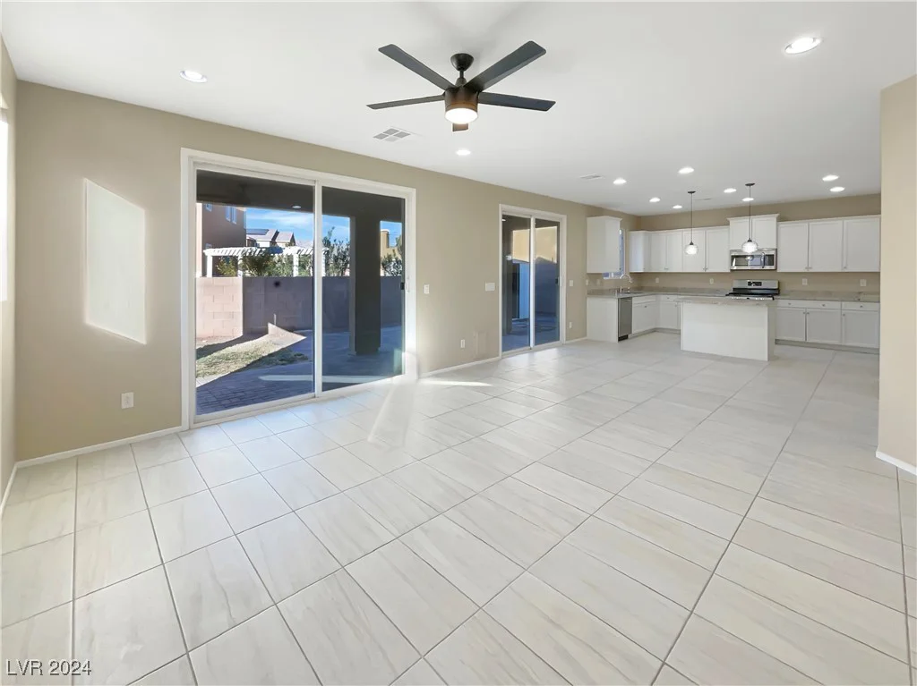 320 Slaters Glen, North Las Vegas, NV 89084
