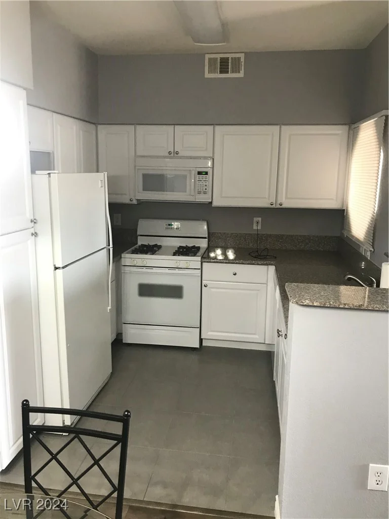 5415 Harmon, Las Vegas, NV 89103