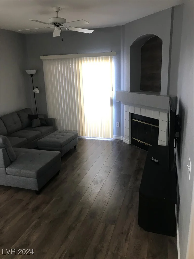 5415 Harmon, Las Vegas, NV 89103