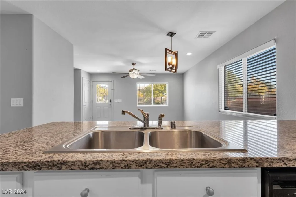 7445 Vernal, Las Vegas, NV 89139