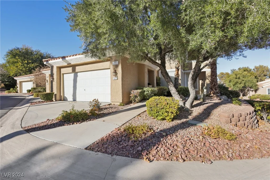9900 Summer Ash, Las Vegas, NV 89134