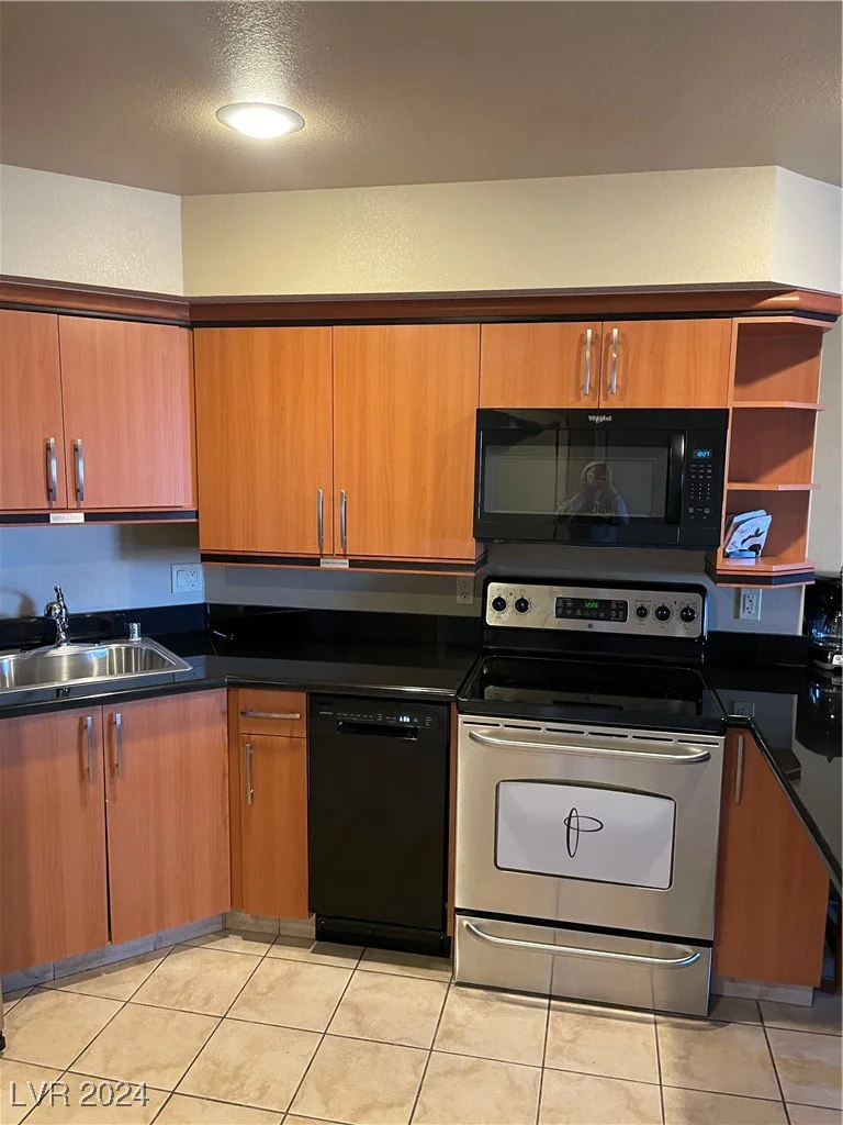211 Flamingo, Las Vegas, NV 89169
