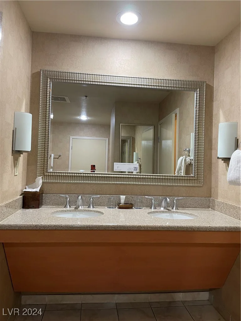211 Flamingo, Las Vegas, NV 89169