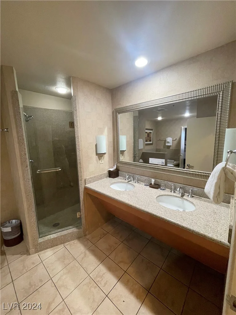 211 Flamingo, Las Vegas, NV 89169