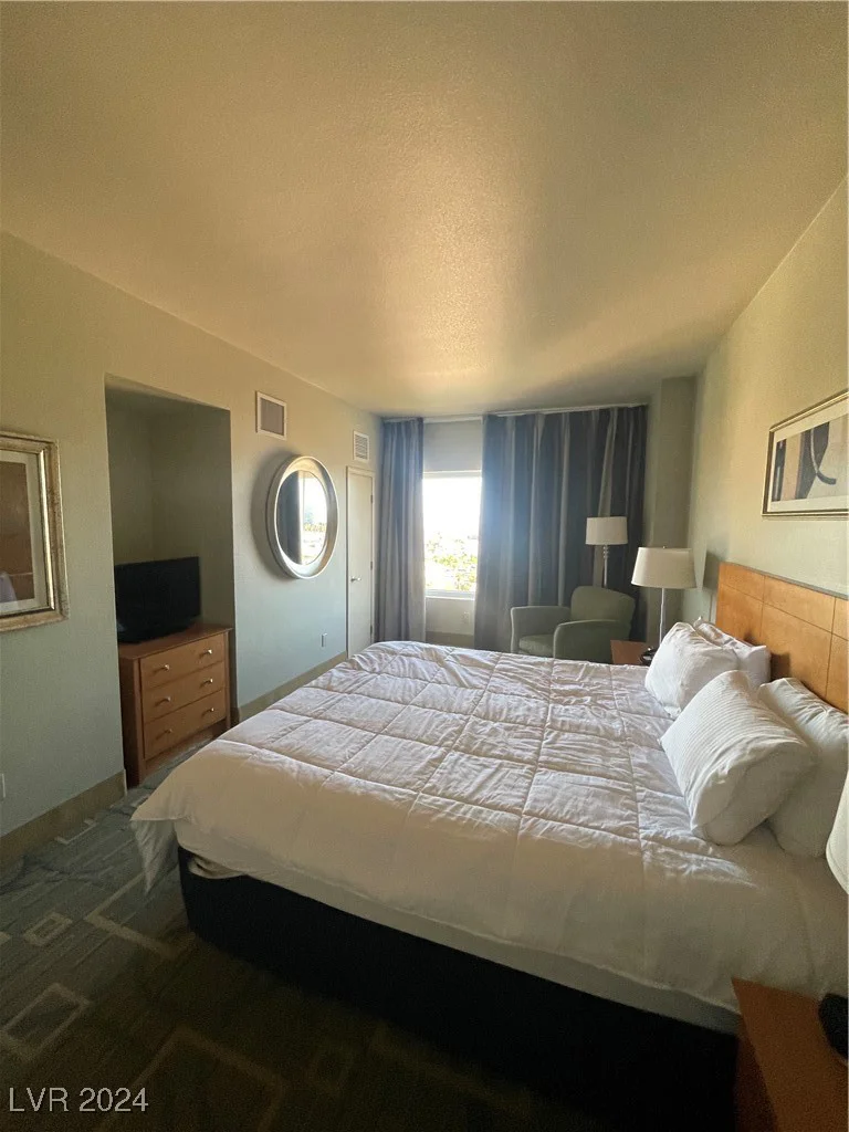 211 Flamingo, Las Vegas, NV 89169
